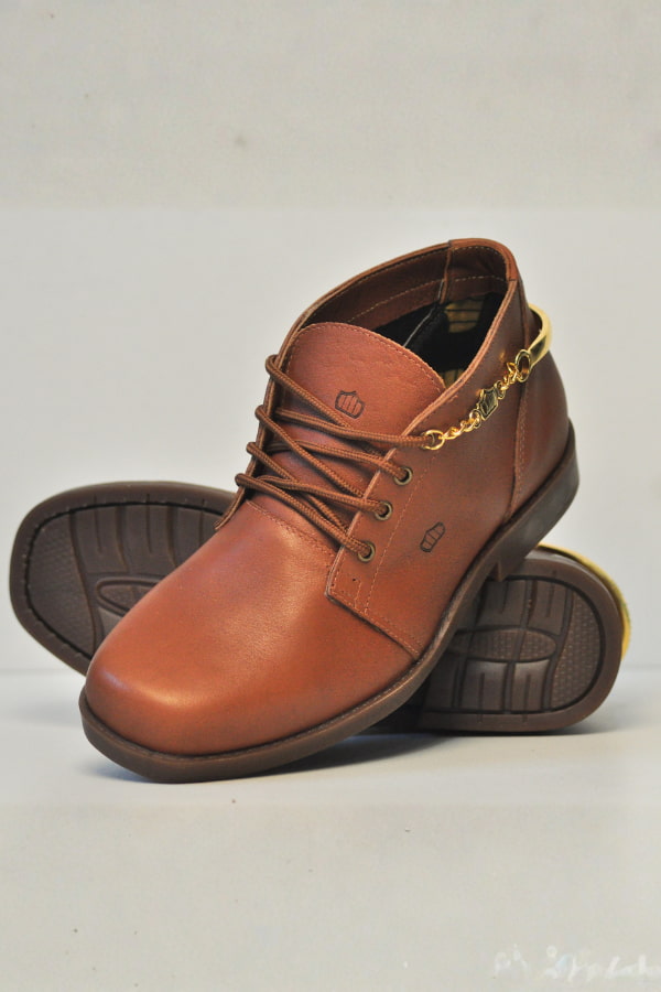 Botina Feminina Leve em Couro Imperador Caiena - Bn71