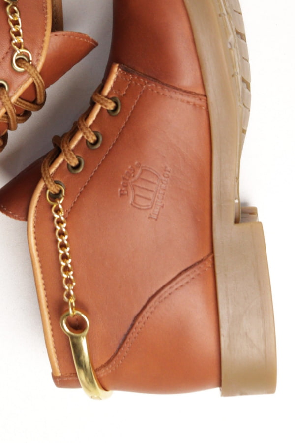 Botina Femina Confort em Couro Caiena com Espora de Ouro - BN12