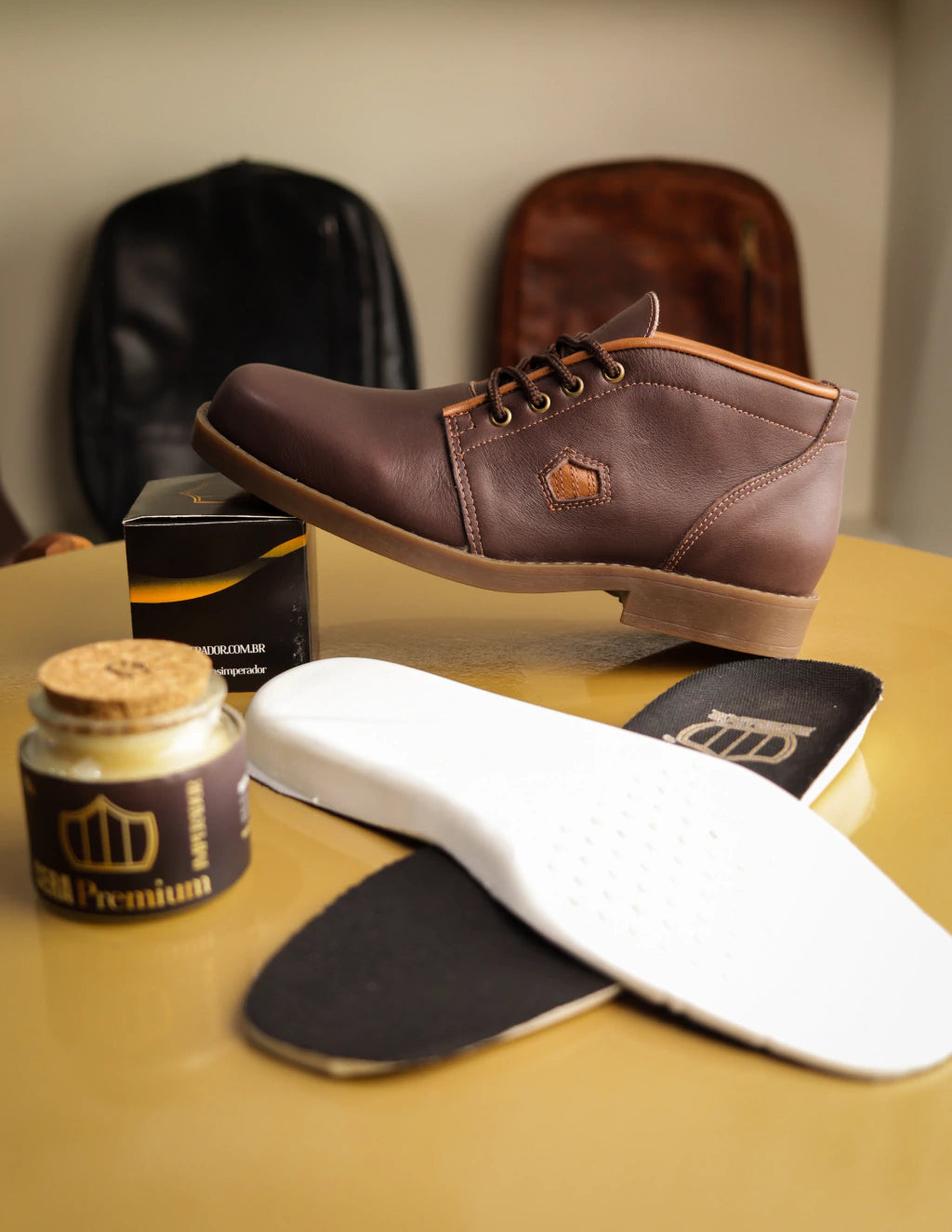 Combo Botina Confort Café + Palmilha Gel + Cera Premium - BI05