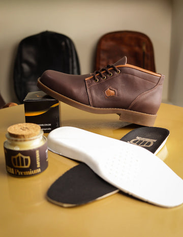 Combo Botina Confort Café + Palmilha Gel + Cera Premium - BI05